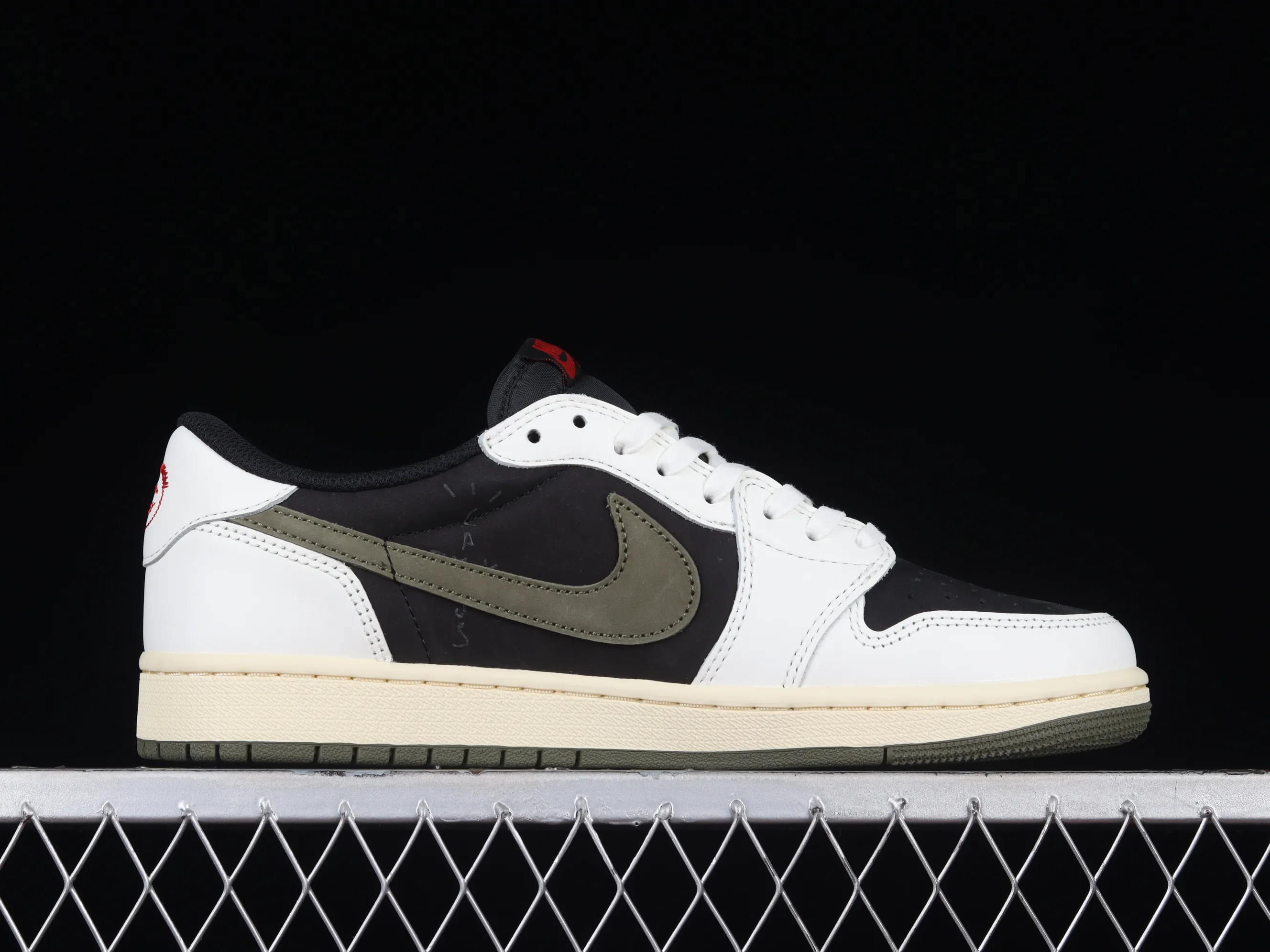 All Categories Air Jordan Jordan Series Basketball Shoes Air Jordan 1 Low Foreign Trade Version Travis Scott x Air Jordan 1 Low OG AJ1 Joe 1 Joint Undercut DZ4137-106